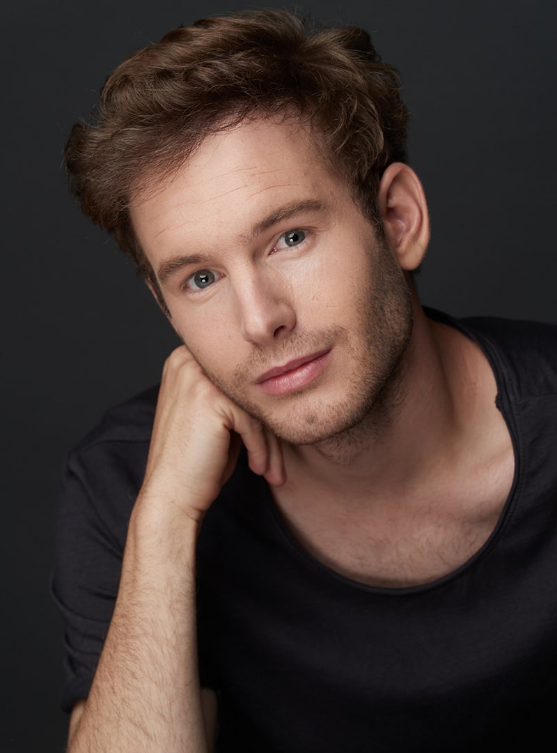 Carlos Soroa - actor - representante MC artistas